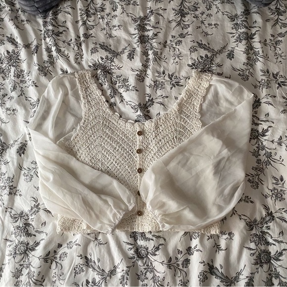 Button up shirt - Picture 1 of 4